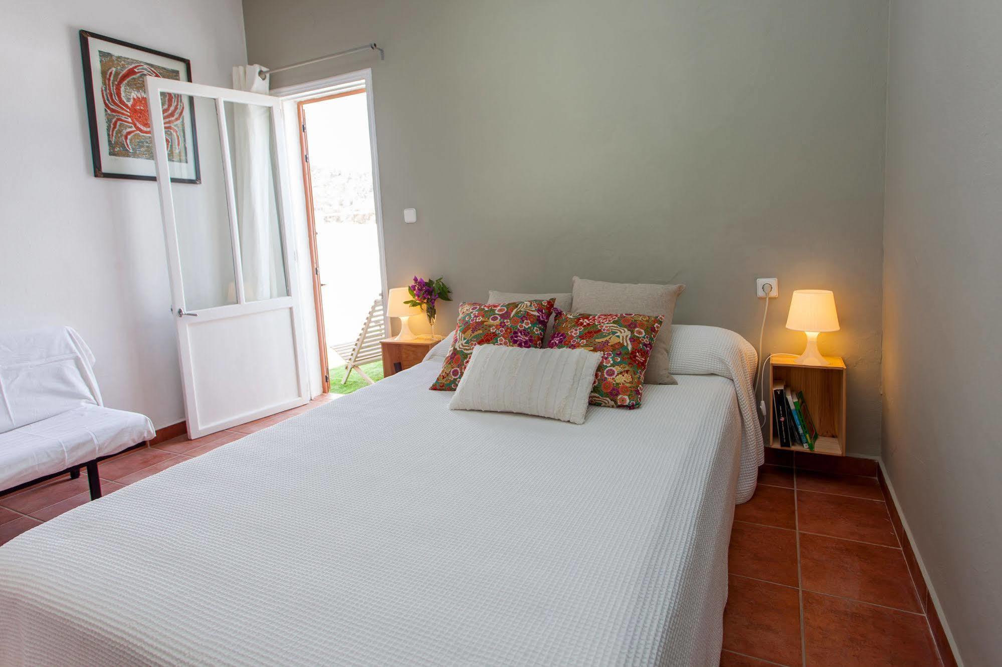 Cosmos Grand Hostal Sant Francesc de s'Estany Экстерьер фото