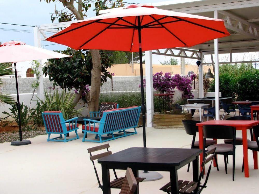 Cosmos Grand Hostal Sant Francesc de s'Estany Экстерьер фото